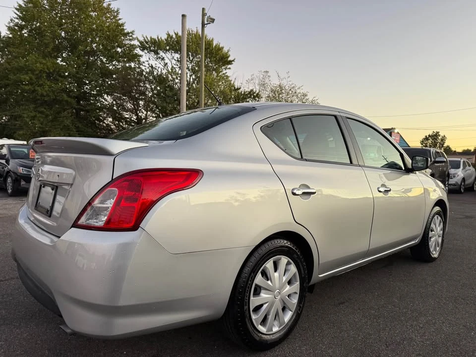2016 Nissan Versa - Image 6 of 16