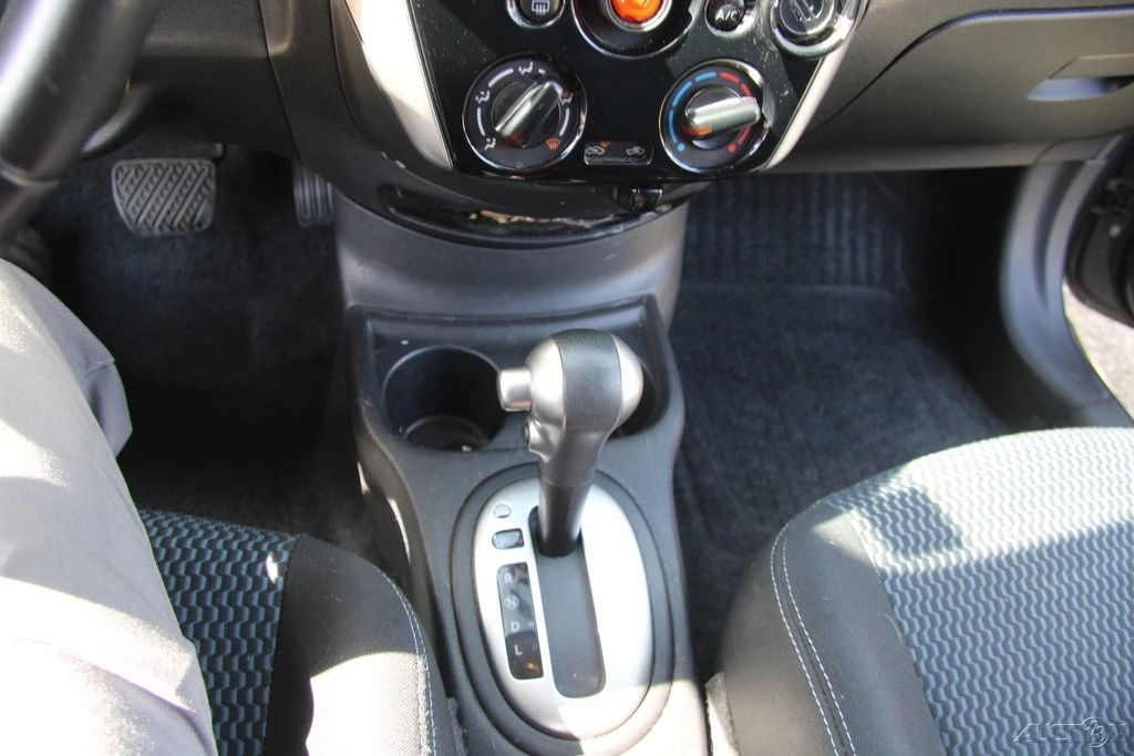 2016 Nissan Versa - Image 20 of 21