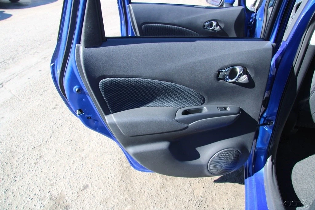2016 Nissan Versa - Image 18 of 21