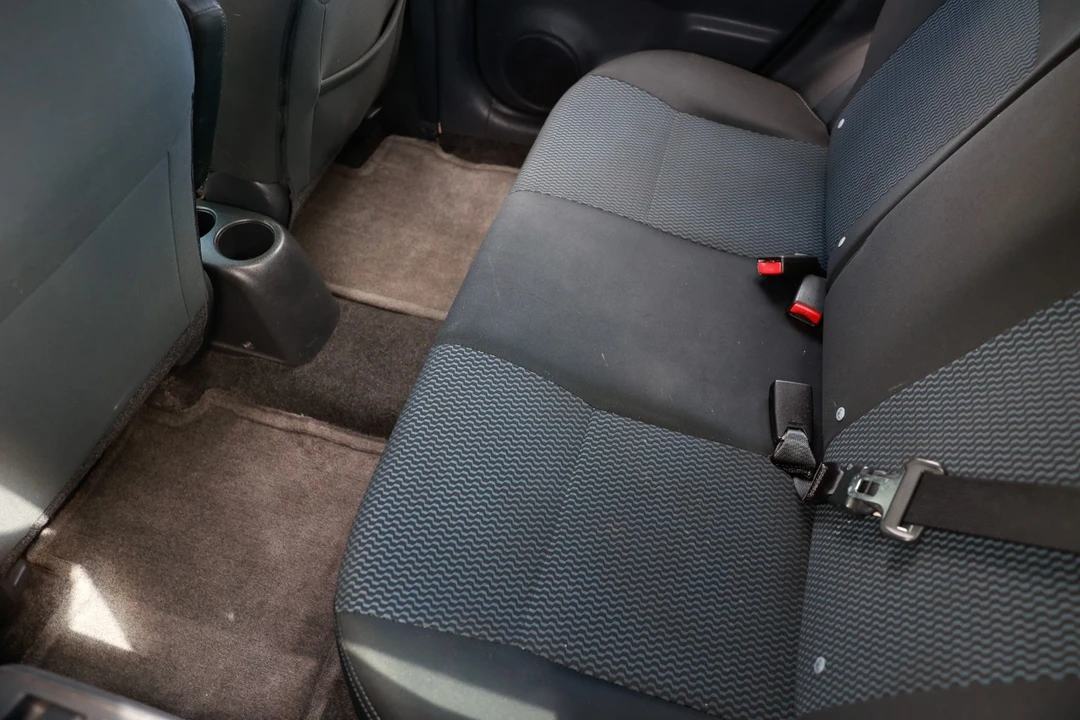 2016 Nissan Versa - Image 10 of 12