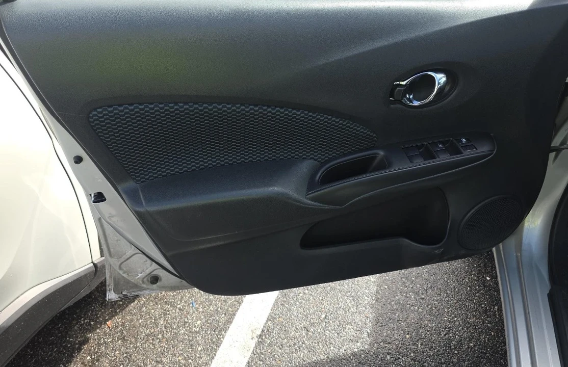 2016 Nissan Versa - Image 9 of 10