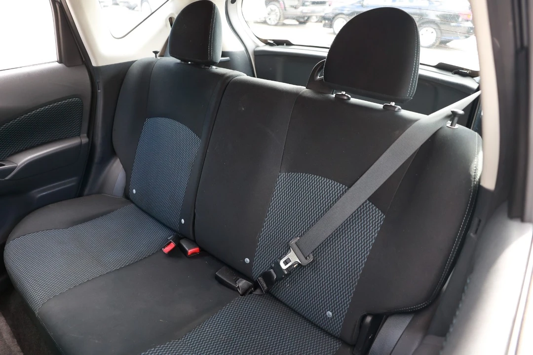 2016 Nissan Versa - Image 8 of 12