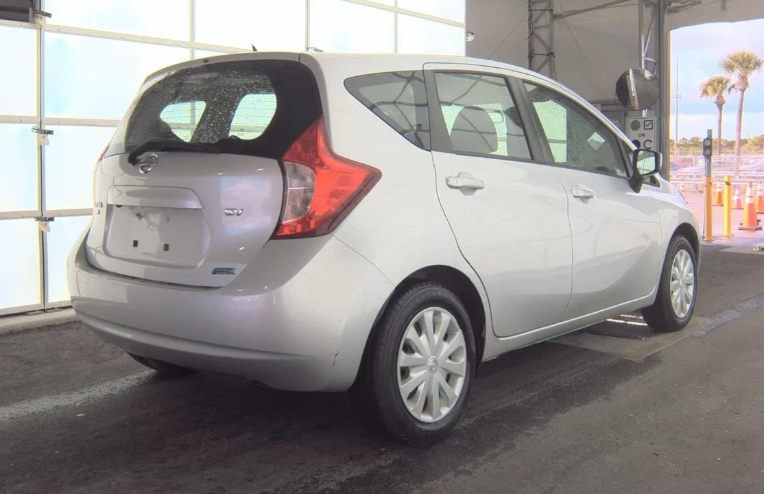 2016 Nissan Versa - Image 4 of 10