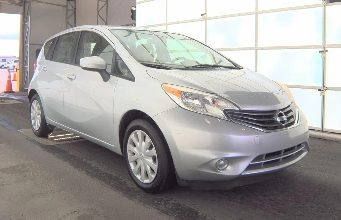 2016 Nissan Versa - Image 3 of 10