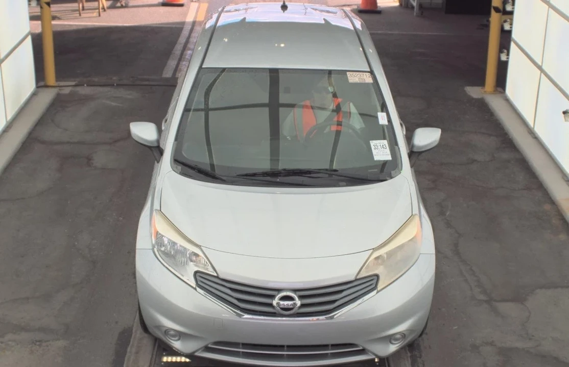 2016 Nissan Versa - Image 2 of 10