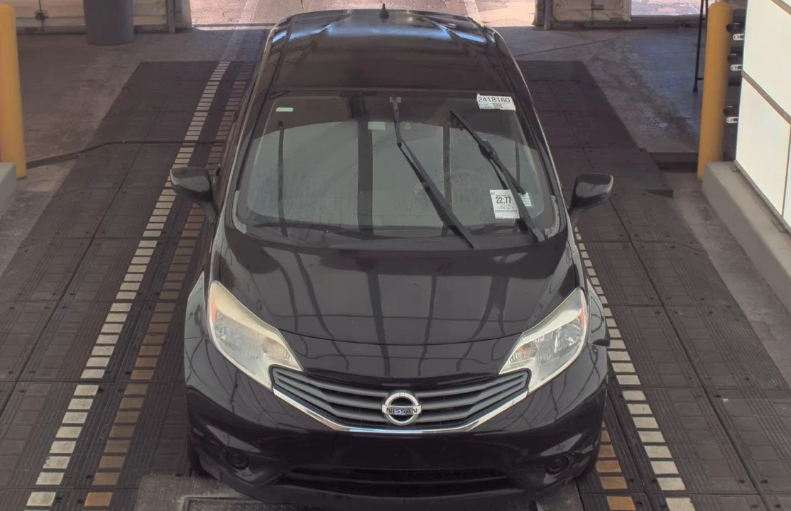 2016 Nissan Versa - Image 8 of 12