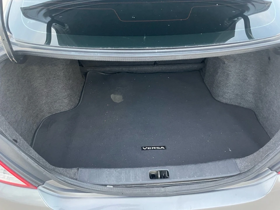 2016 Nissan Versa - Image 14 of 15