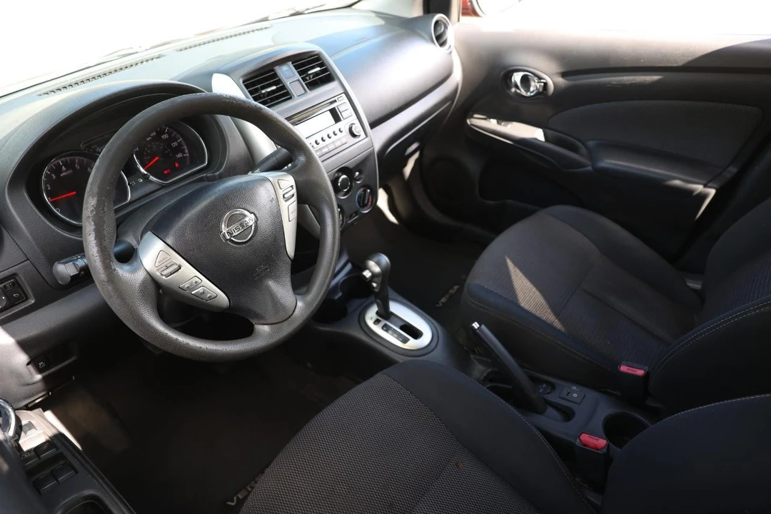 2016 Nissan Versa - Image 4 of 21