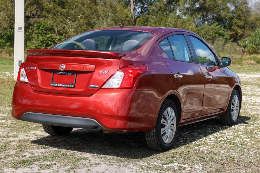 2016 Nissan Versa - Image 11 of 21