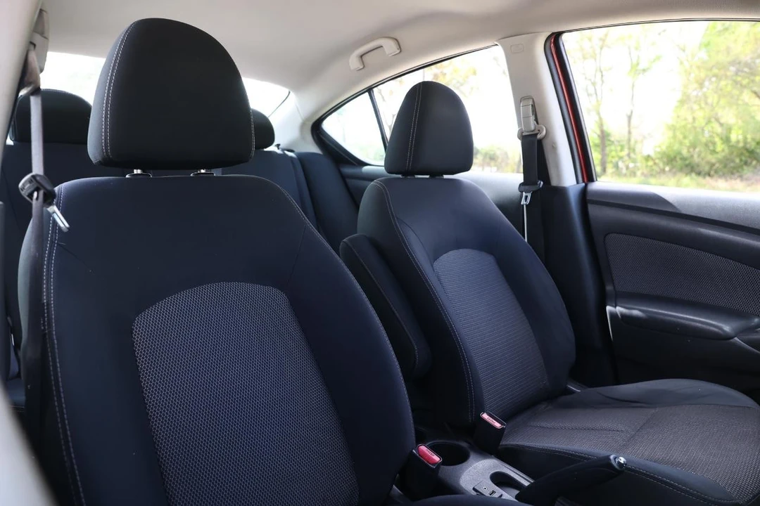 2016 Nissan Versa - Image 16 of 21
