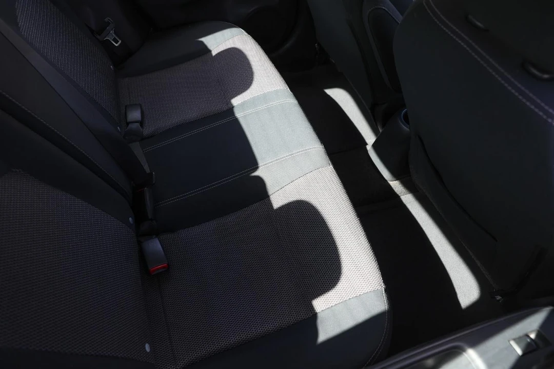2016 Nissan Versa - Image 12 of 21