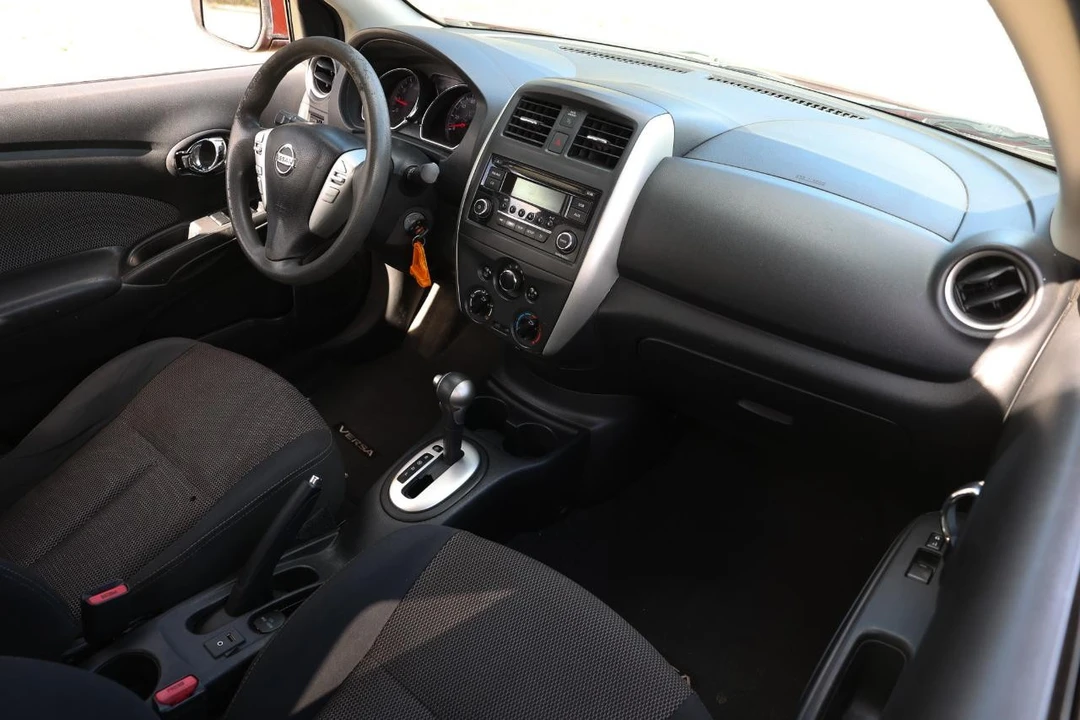 2016 Nissan Versa - Image 18 of 21