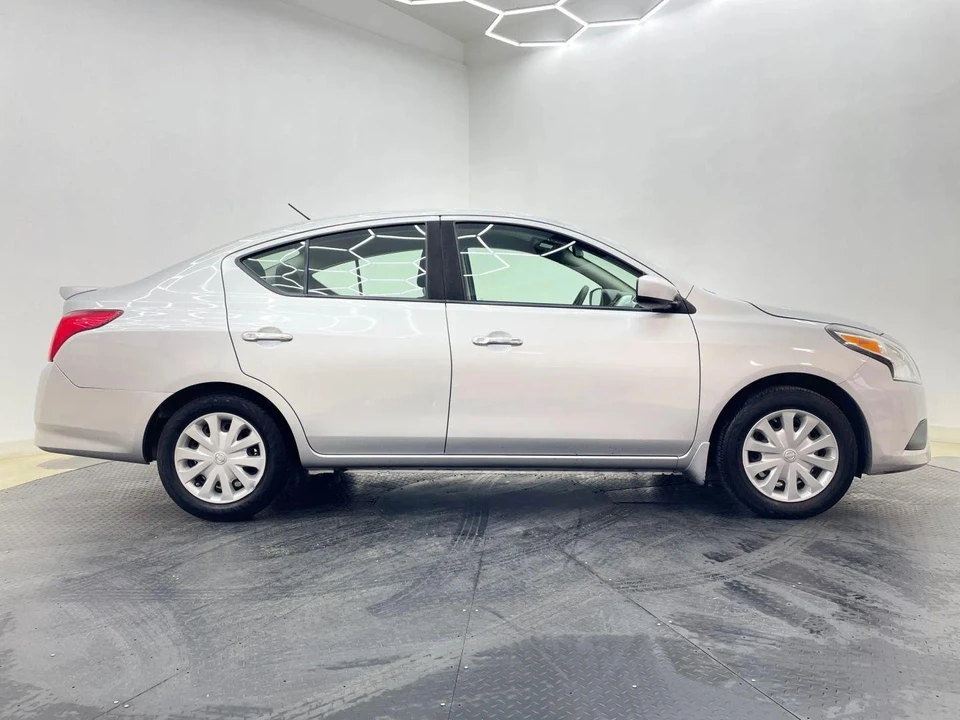 2016 Nissan Versa - Image 3 of 21