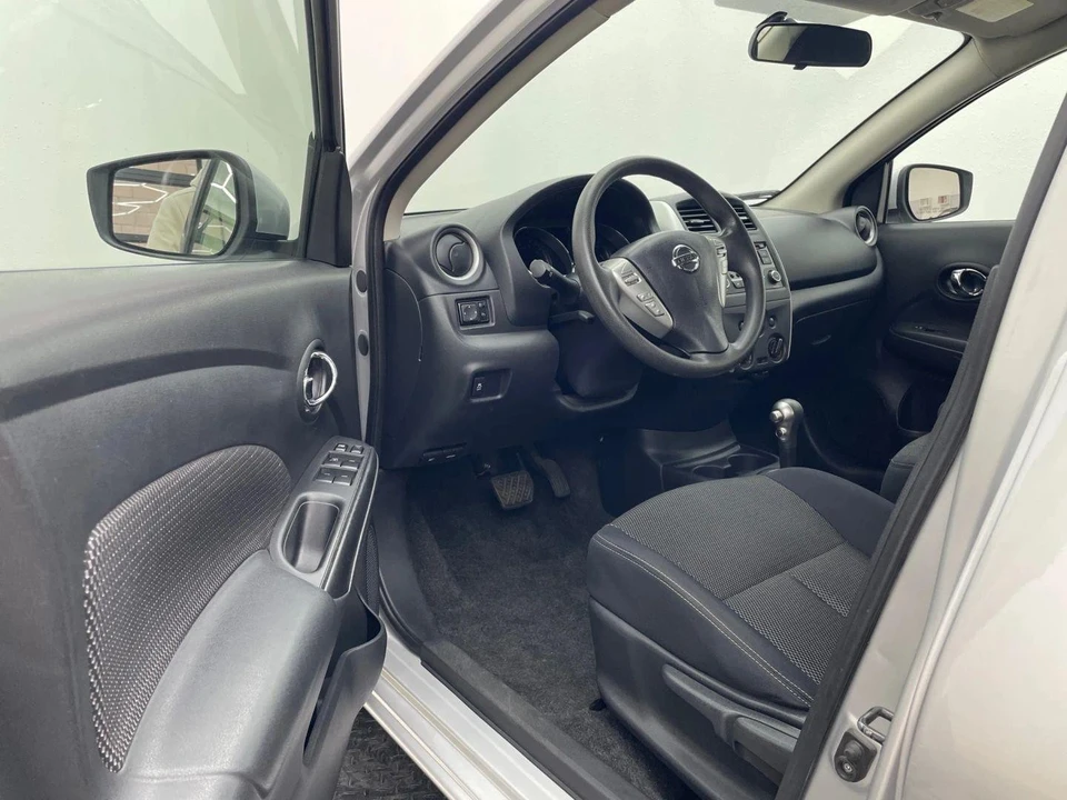 2016 Nissan Versa - Image 10 of 21