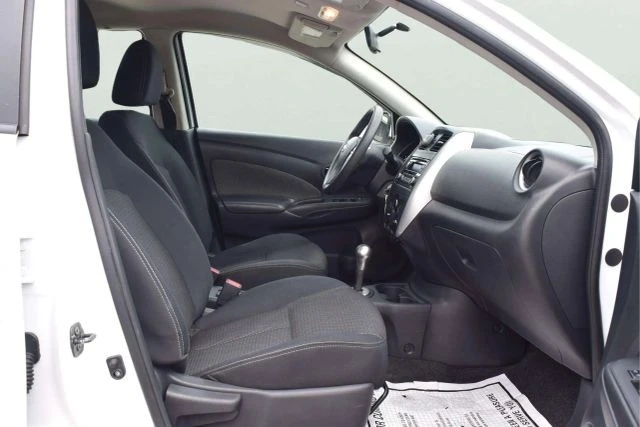 2016 Nissan Versa - Image 13 of 21