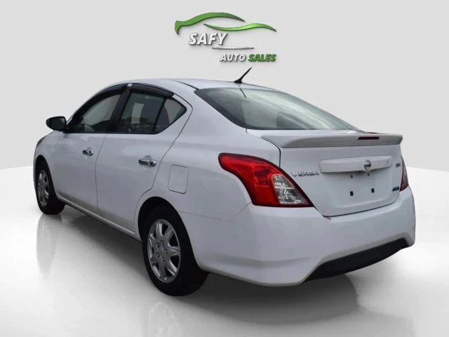 2016 Nissan Versa - Image 4 of 21