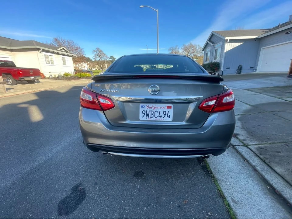 2016 Nissan Altima 5th Gen - Image 2 of 9