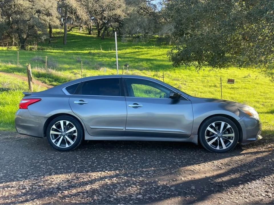 2016 Nissan Altima 5th Gen - Image 3 of 9