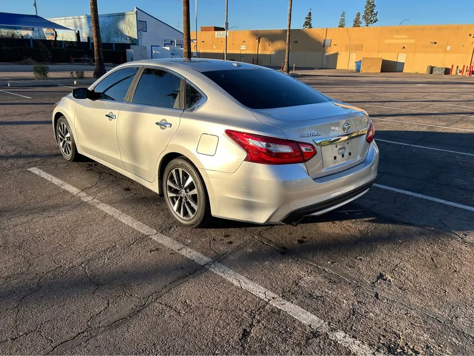 2016 Nissan Altima 5th Gen - Image 5 of 11
