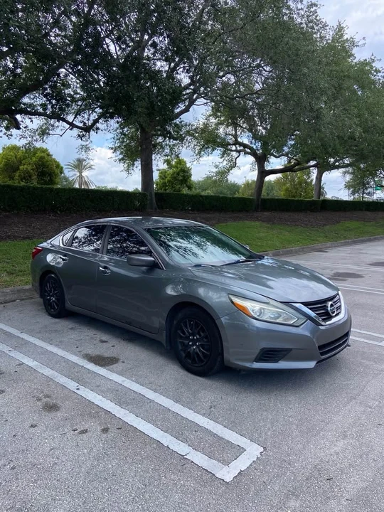 2016 Nissan Altima 5th Gen - Image 2 of 10