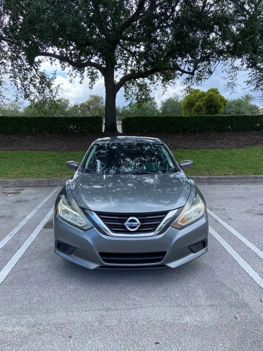 2016 Nissan Altima 5th Gen - Image 3 of 10