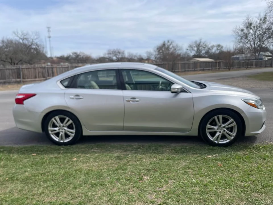 2016 Nissan Altima 5th Gen - Image 4 of 15