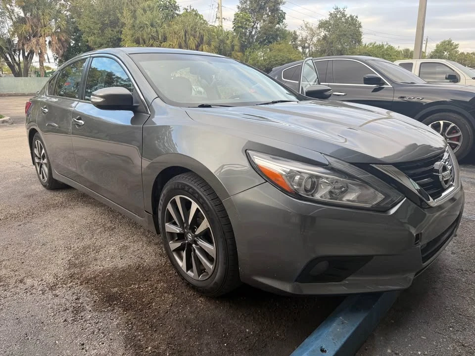 2016 Nissan Altima 5th Gen - Image 3 of 9