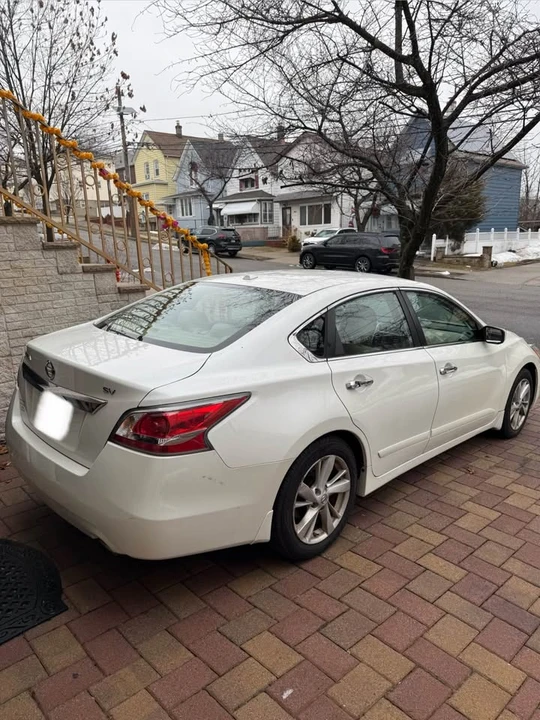 2016 Nissan Altima 5th Gen - Image 2 of 17