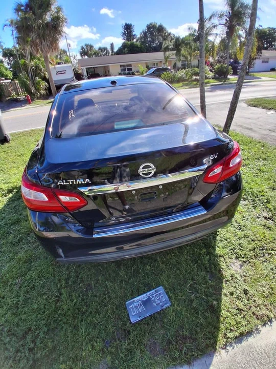 2016 Nissan Altima 5th Gen - Image 2 of 12