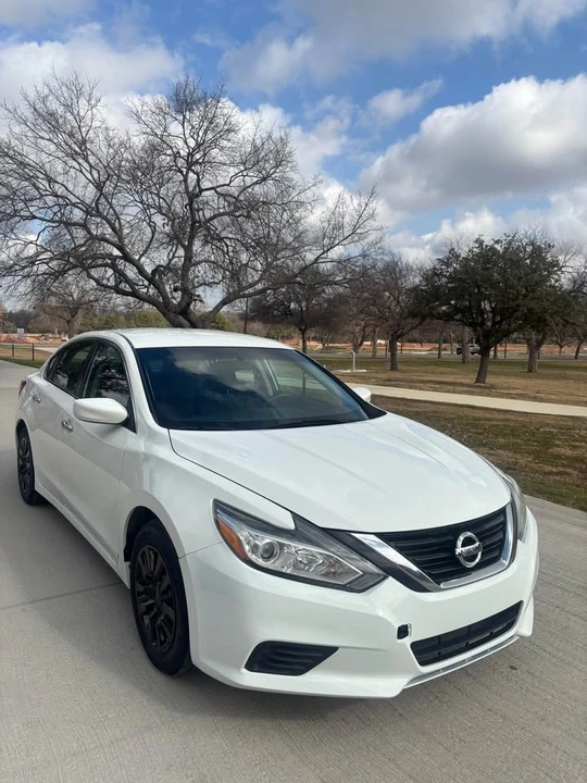 2016 Nissan Altima 5th Gen - Image 5 of 11