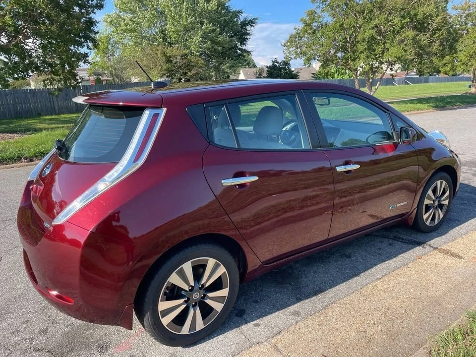 2016 Nissan Leaf - Image 6 of 19