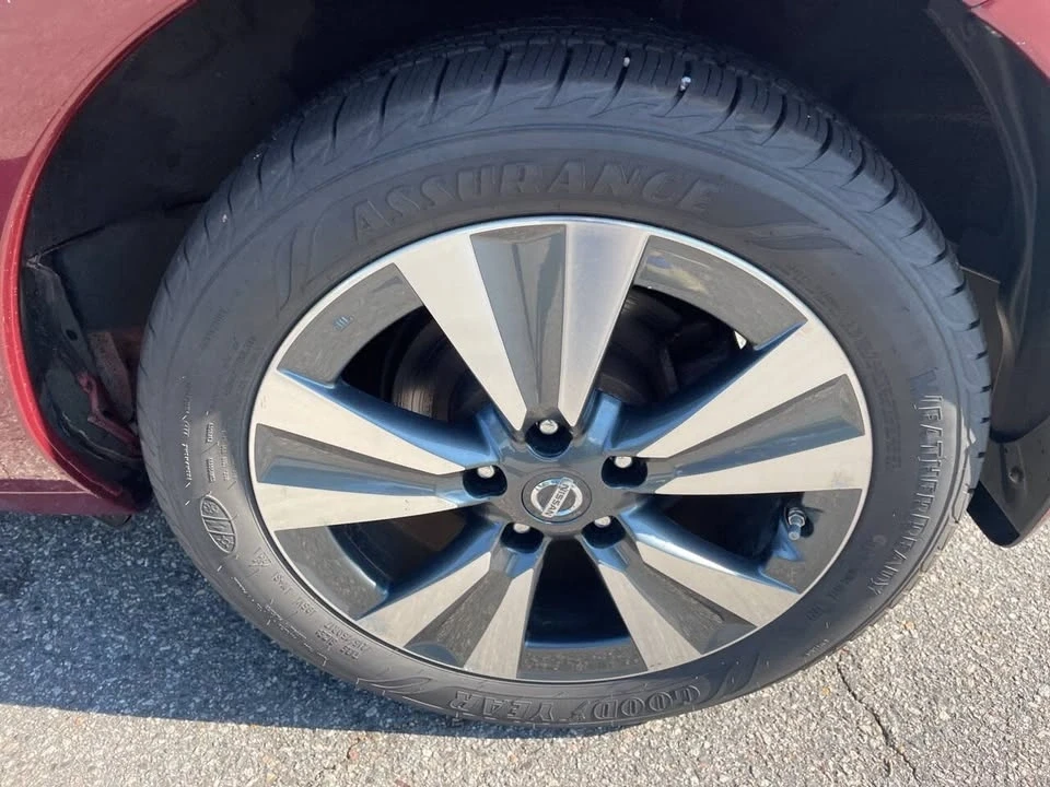 2016 Nissan Leaf - Image 11 of 19