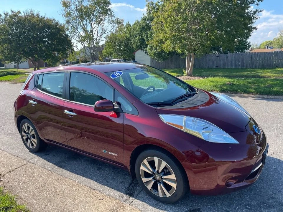 2016 Nissan Leaf - Image 8 of 19