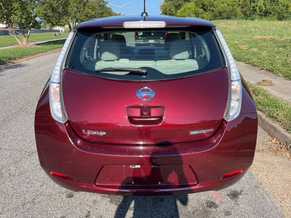 2016 Nissan Leaf - Image 5 of 19