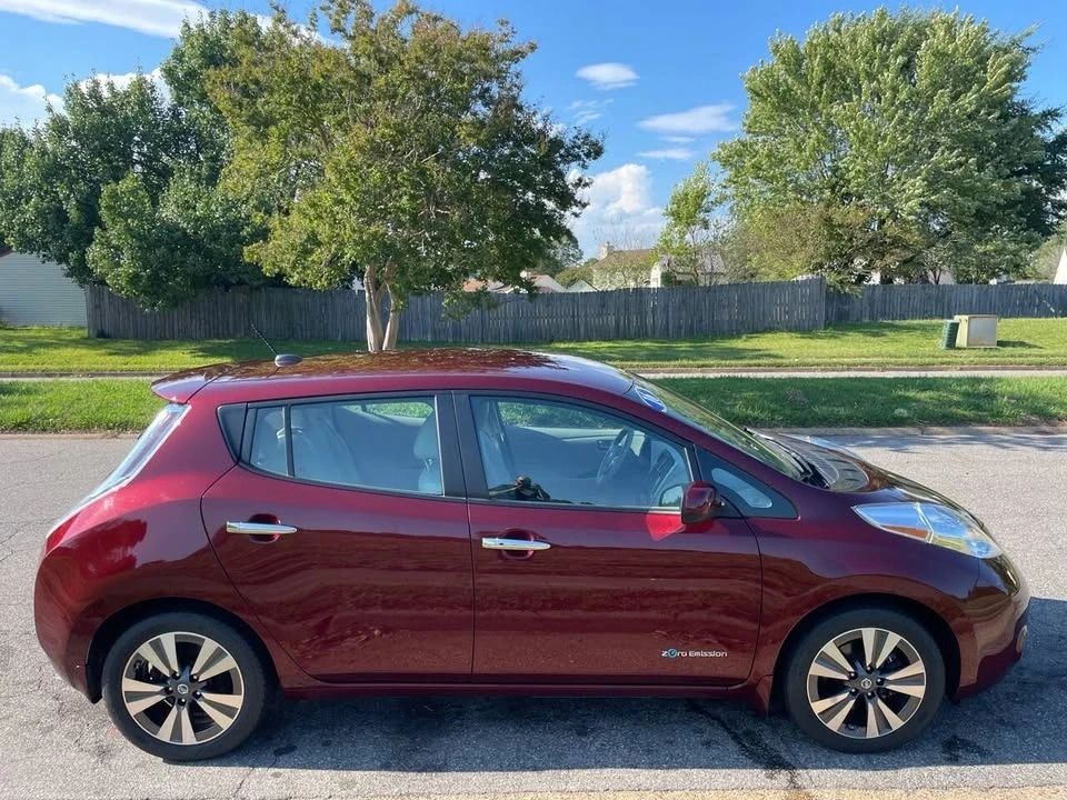 2016 Nissan Leaf - Image 7 of 19