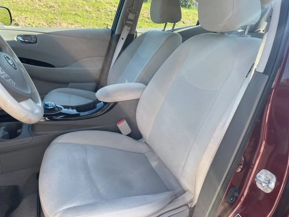 2016 Nissan Leaf - Image 13 of 19