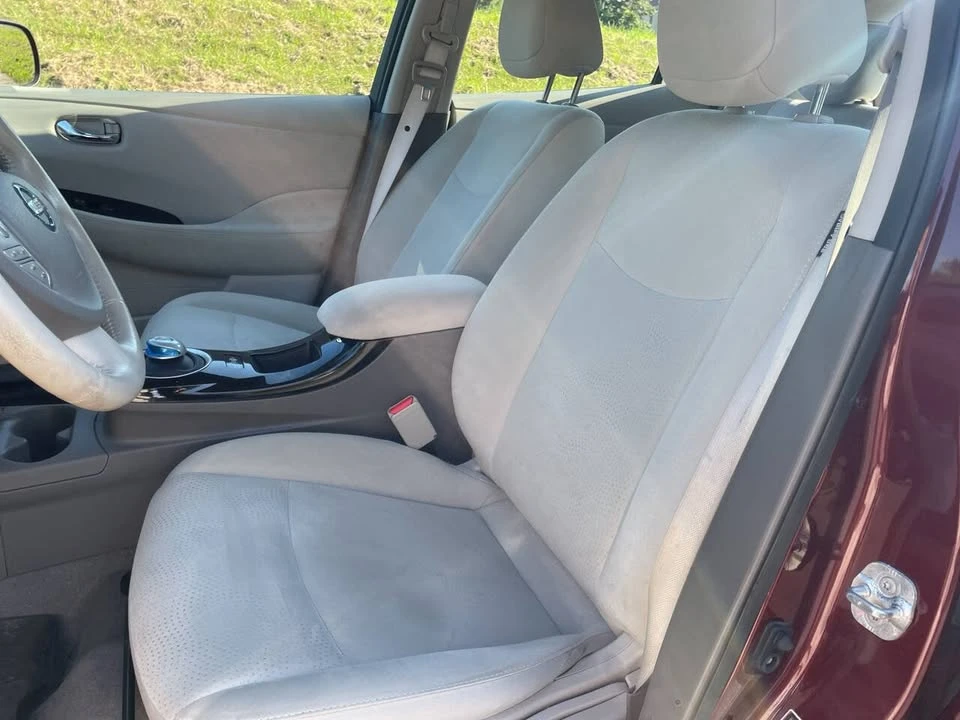 2016 Nissan Leaf - Image 13 of 19