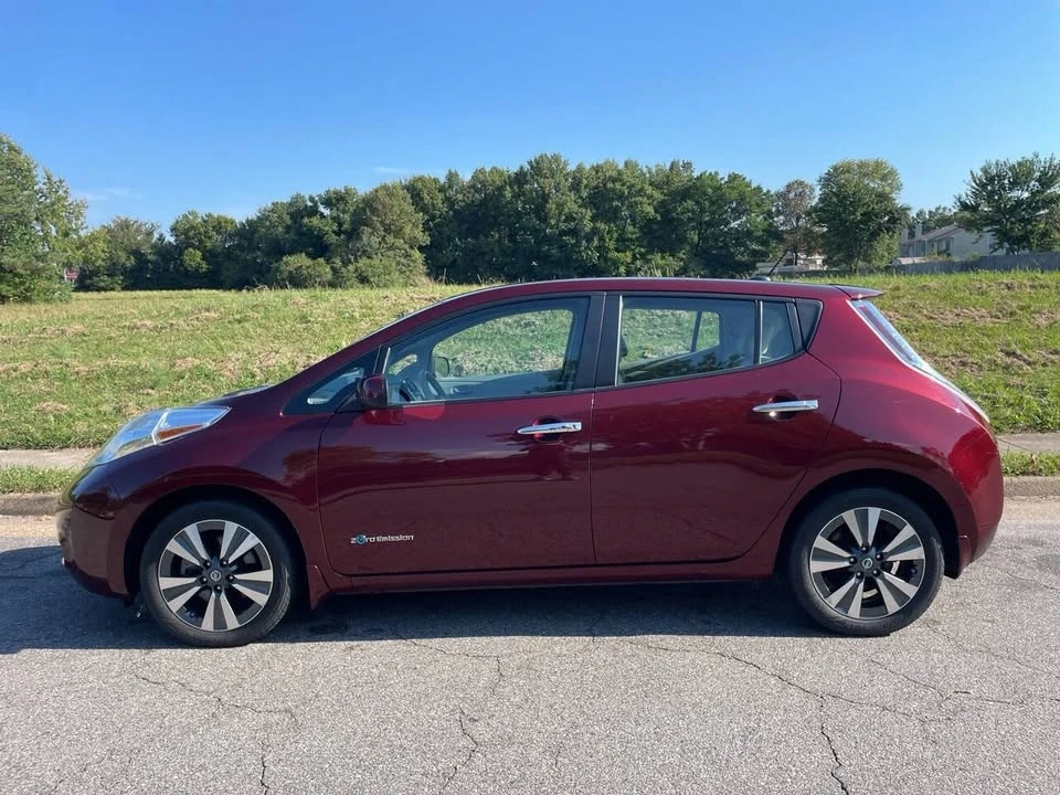 2016 Nissan Leaf - Image 2 of 19