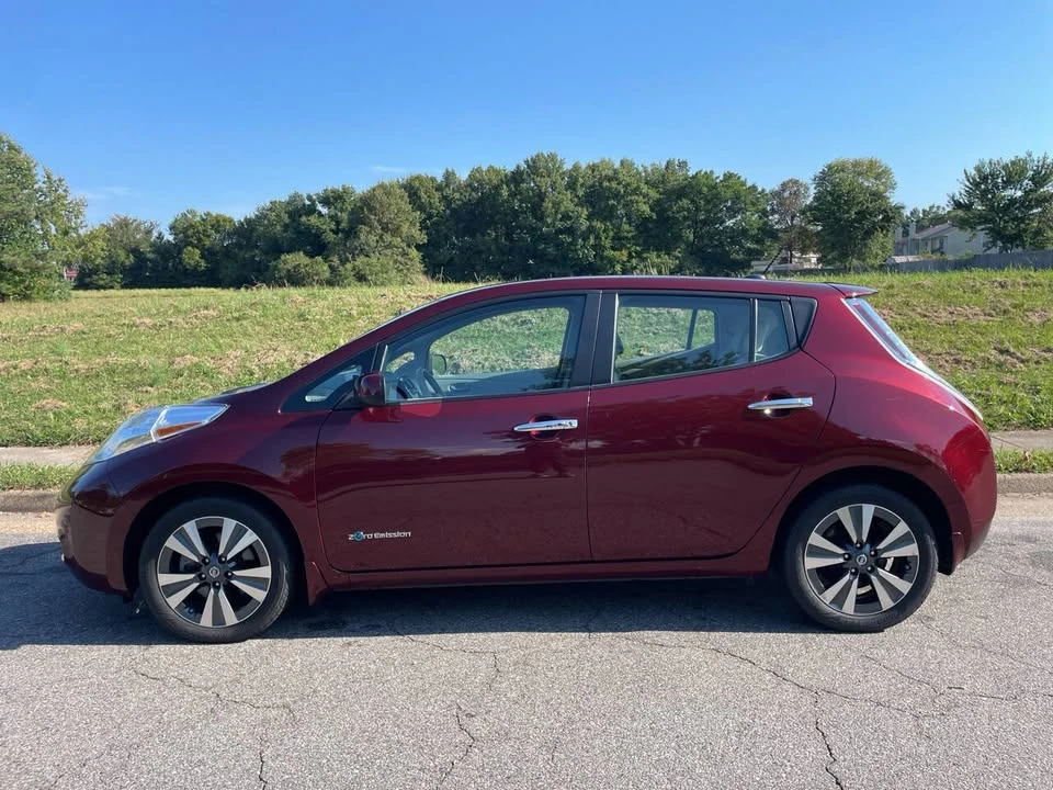 2016 Nissan Leaf - Image 2 of 19