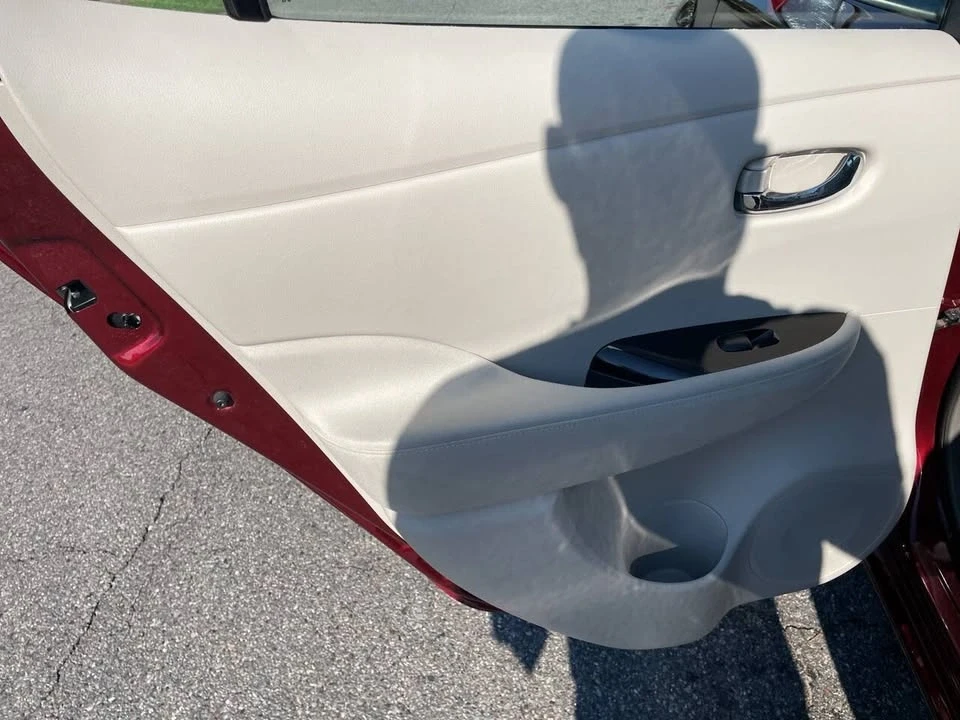 2016 Nissan Leaf - Image 18 of 19