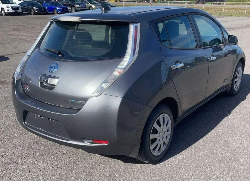 2016 Nissan Leaf - Image 2 of 3