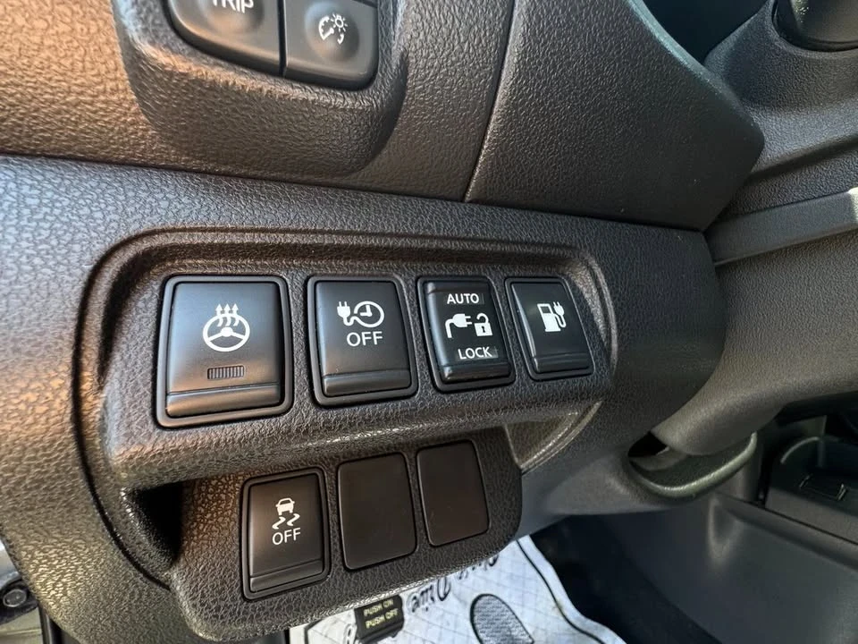 2016 Nissan Leaf - Image 13 of 20