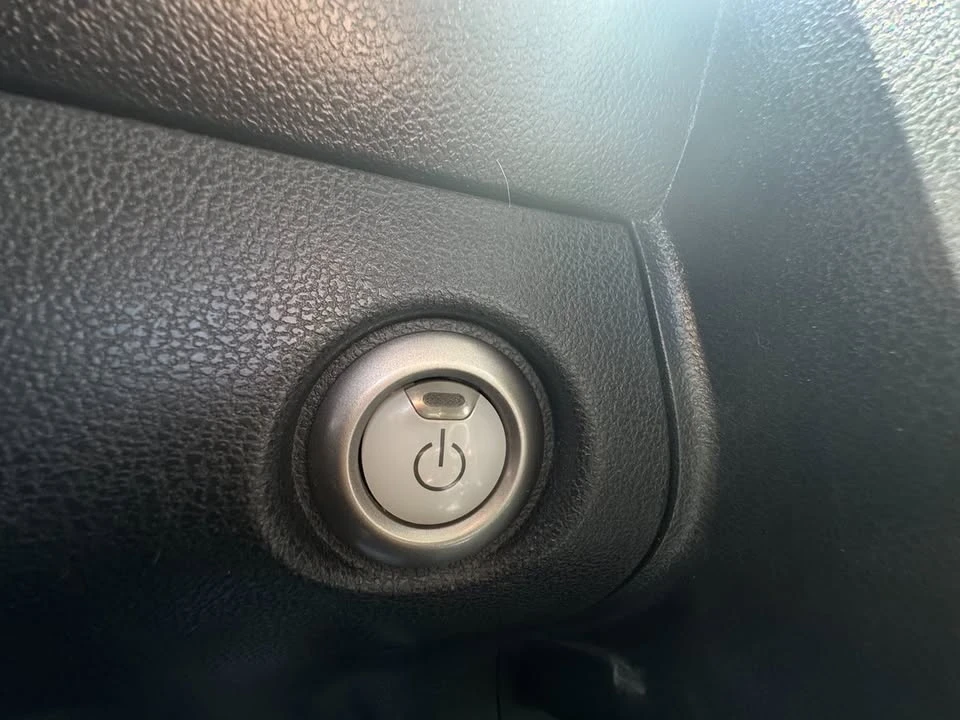 2016 Nissan Leaf - Image 14 of 20
