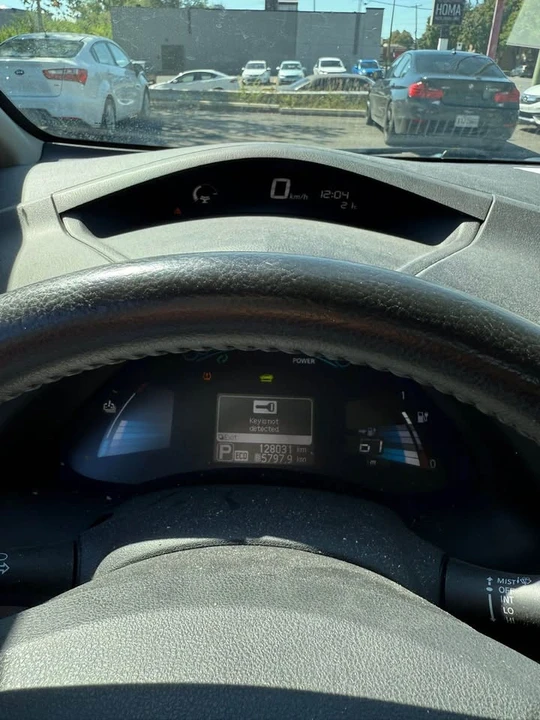 2016 Nissan Leaf - Image 3 of 10