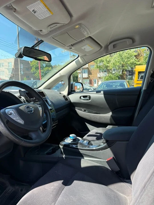 2016 Nissan Leaf - Image 2 of 10