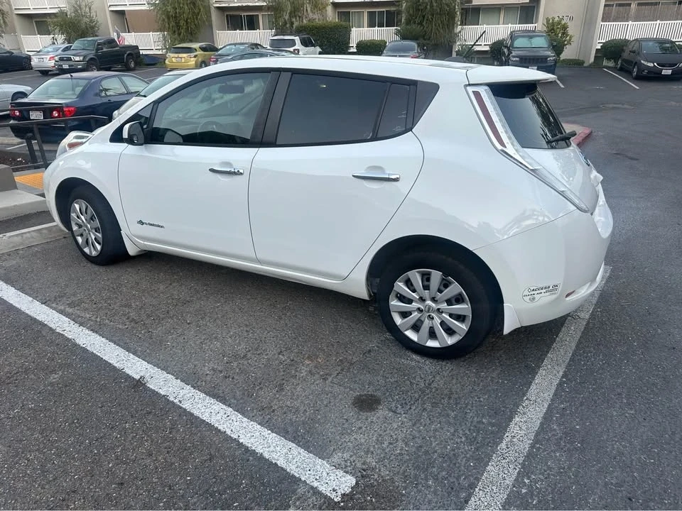2016 Nissan Leaf - Image 3 of 5