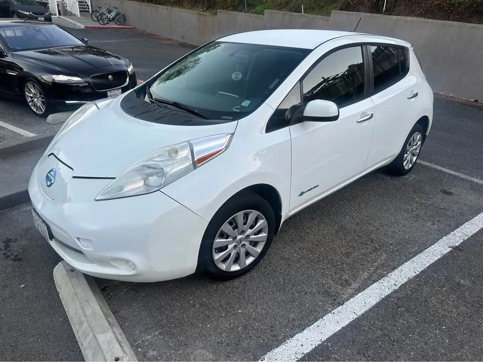 2016 Nissan Leaf - Image 2 of 5