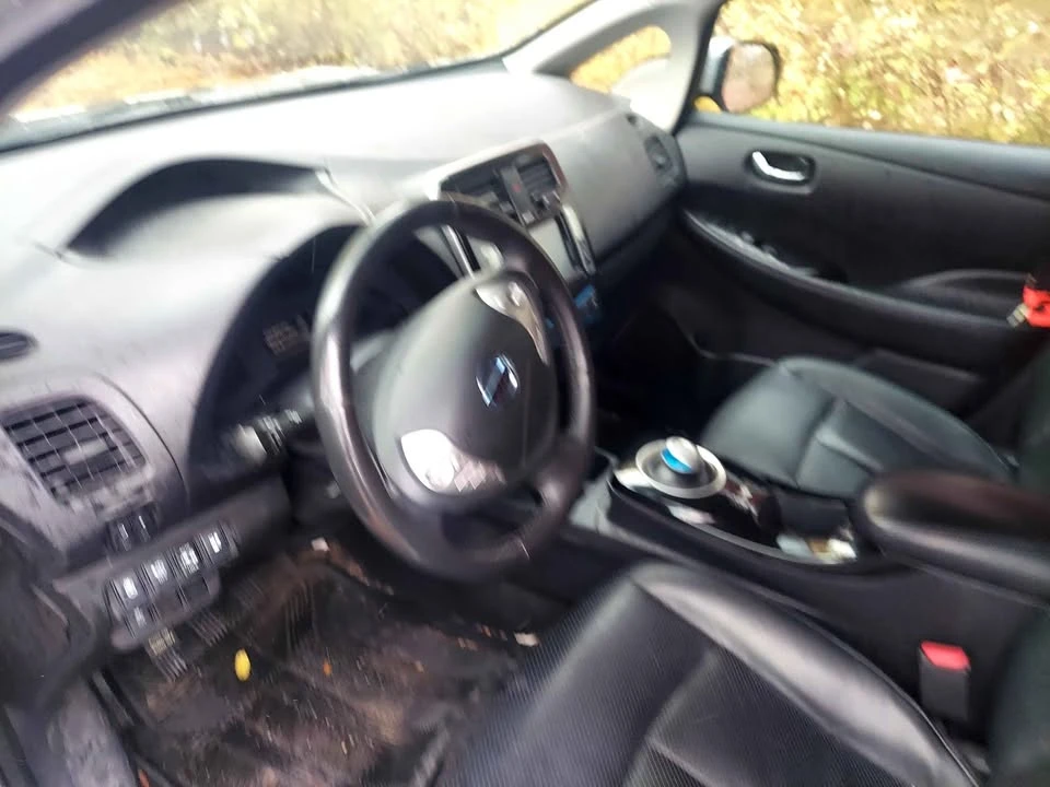 2016 Nissan Leaf - Image 9 of 12