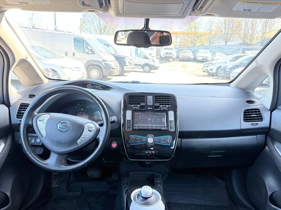 2016 Nissan Leaf - Image 14 of 18