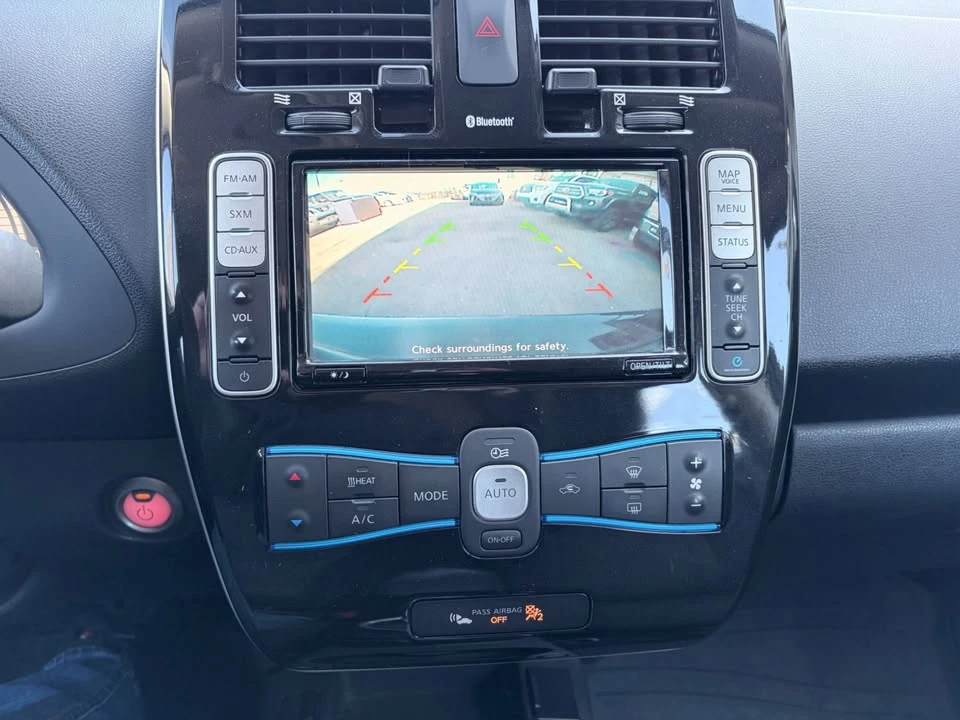 2016 Nissan Leaf - Image 17 of 18